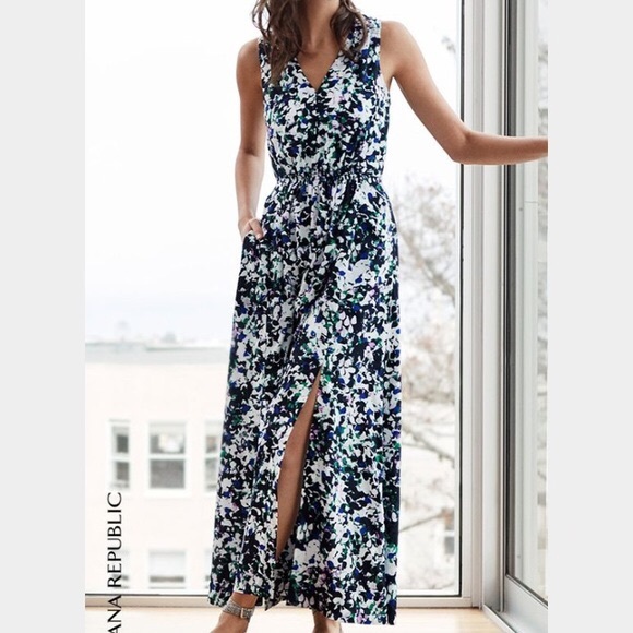 Banana Republic Dresses & Skirts - Banana Republic Maxi Dress